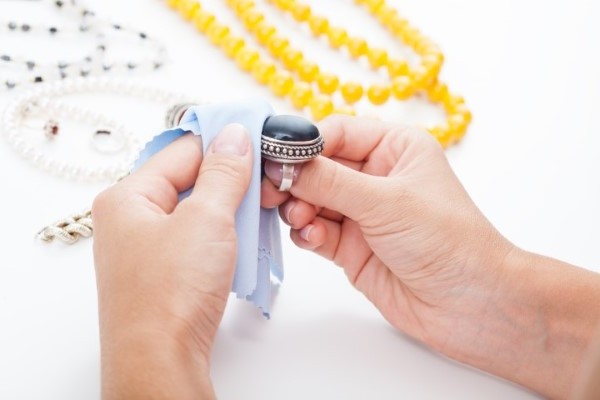 روش های تمیز کردن و جلا دادن جواهرات و گوهرسنگ ها