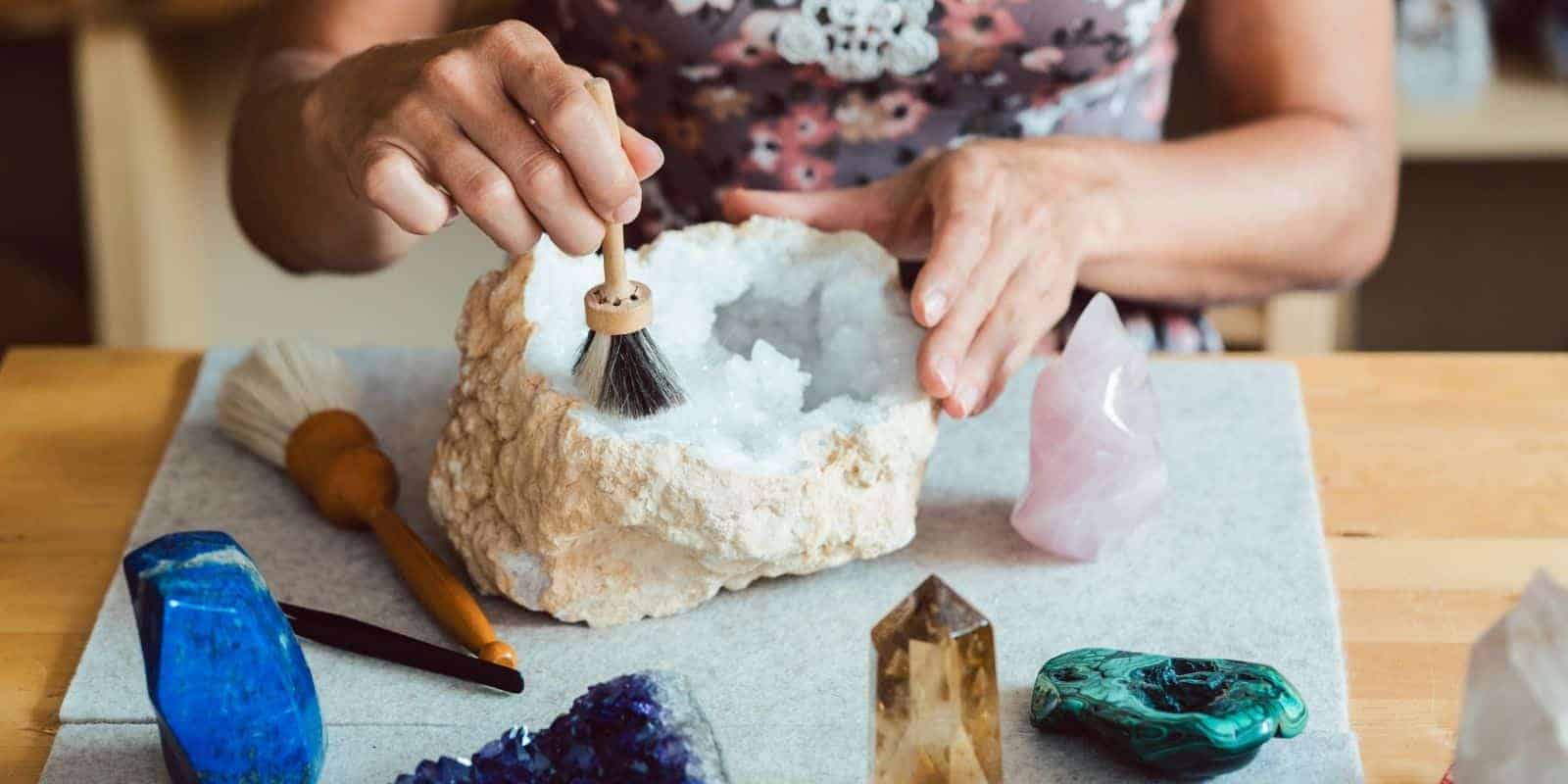 آموزش نگهداری و مراقبت از گوهرسنگ ها